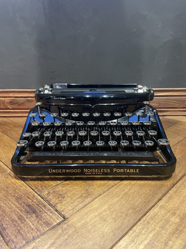 UNDERWOOD noiseless portable typewriter / アンダーウッド ノイズレス ポータブル タイプライター