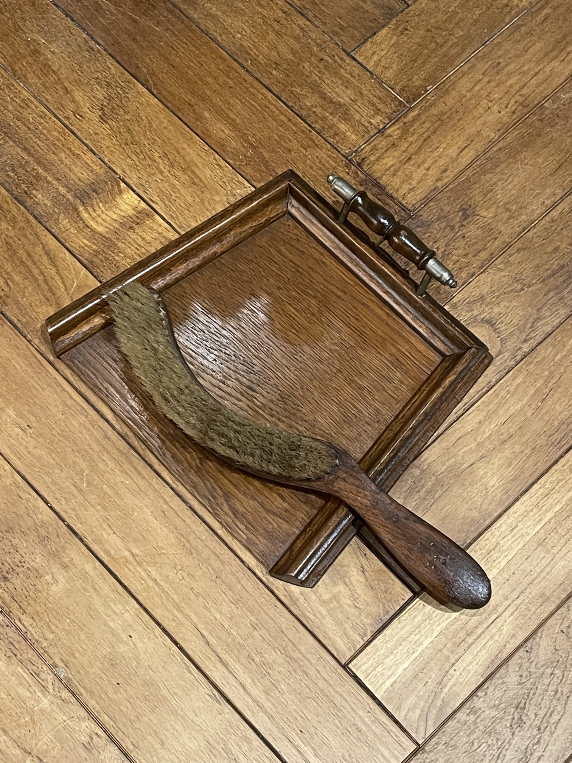Wood dust pan & brush / ウッド ダストパン & ブラシ - 画像 (2)