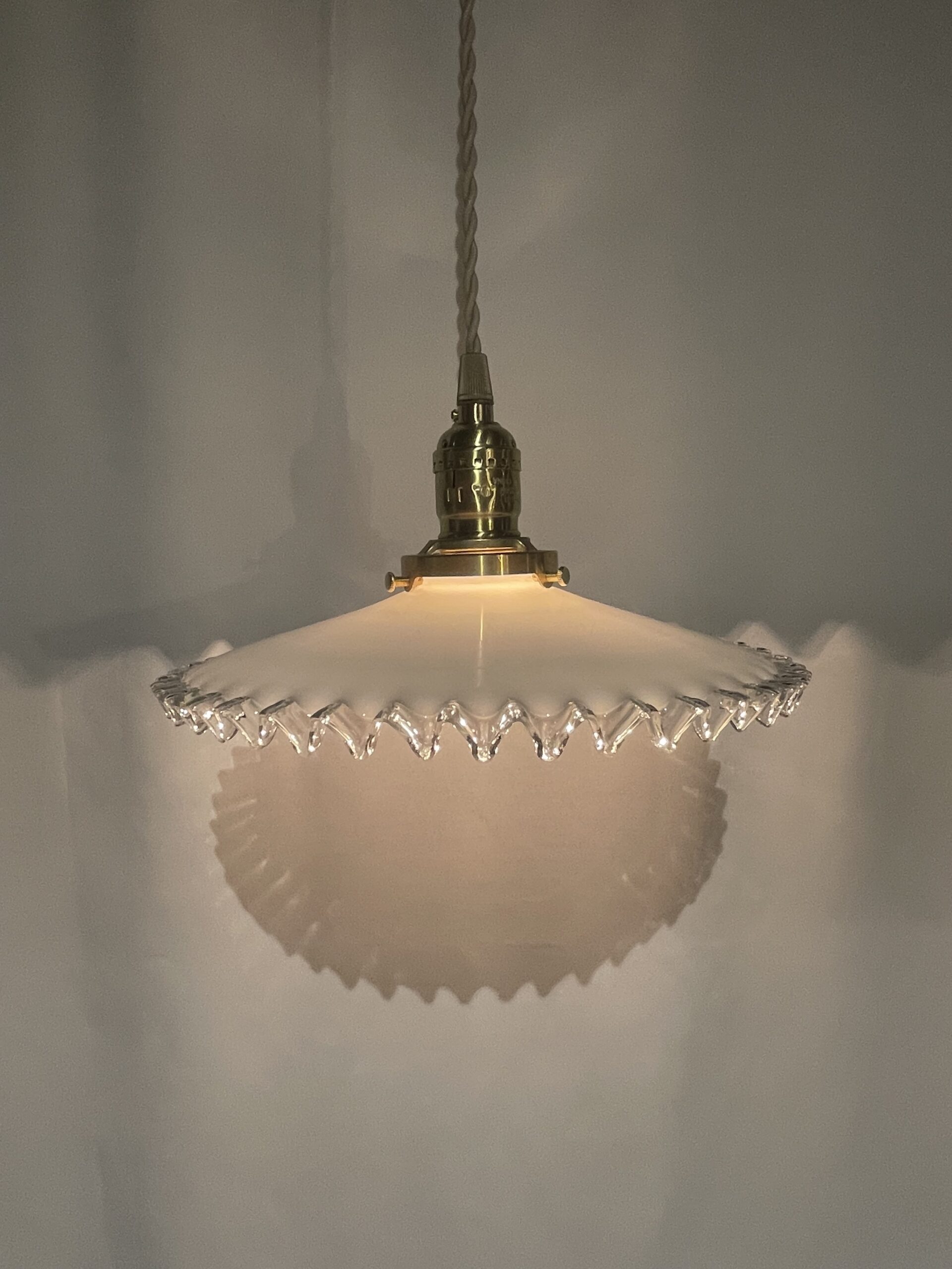 French white opaline glass shade lamp 1灯 / フレンチ ホワイトオパーリン ガラスシェードランプ