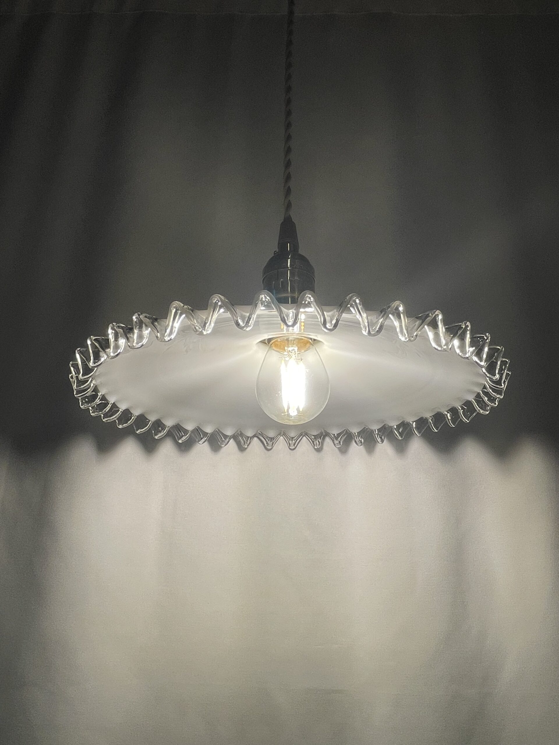 French white opaline glass shade lamp 1灯 / フレンチ ホワイトオパーリン ガラスシェードランプ - 画像 (5)