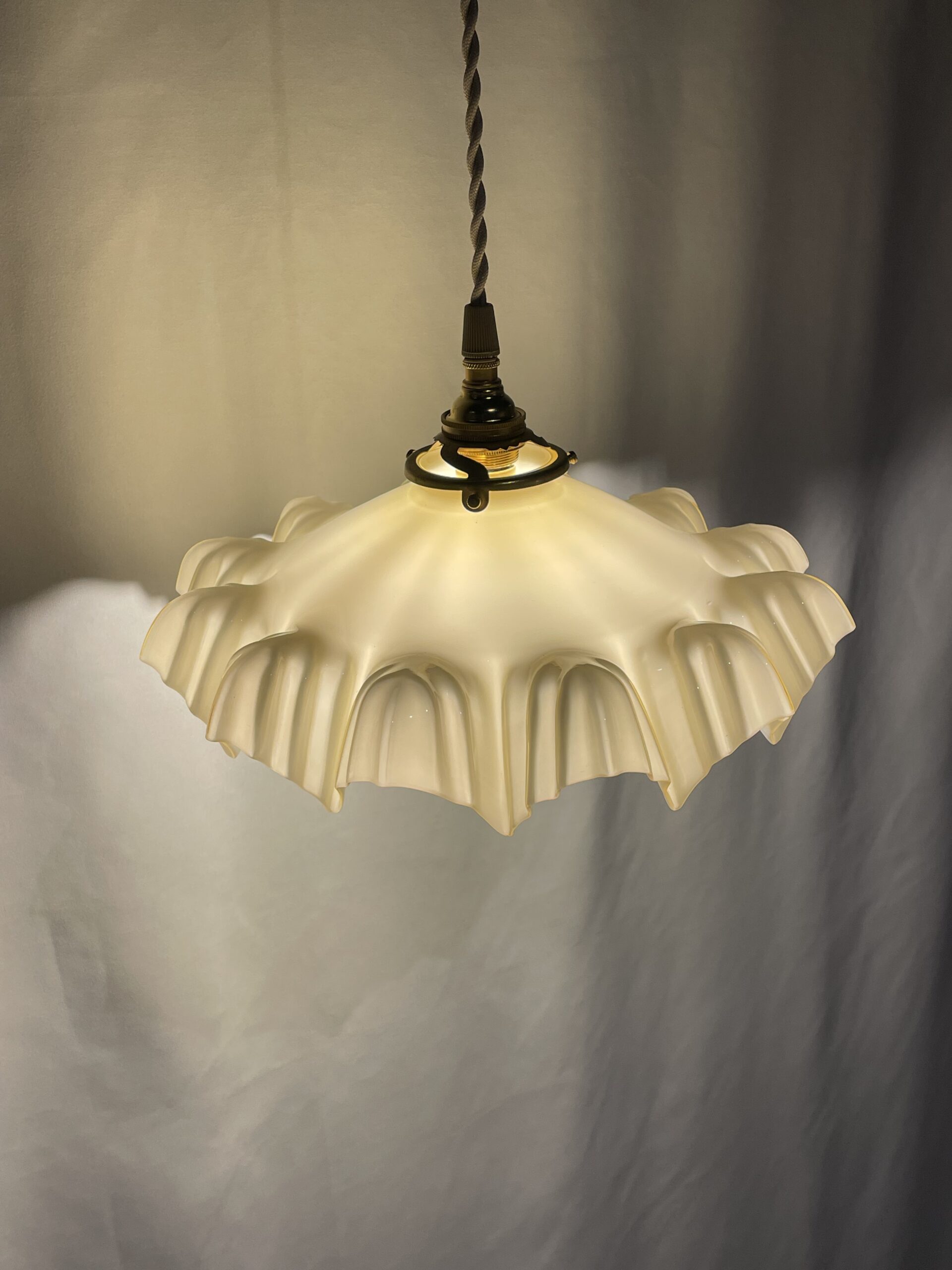 French yellow opaline glass shade lamp 1灯 / フレンチ イエローオパーリン ガラスシェードランプ - 画像 (3)