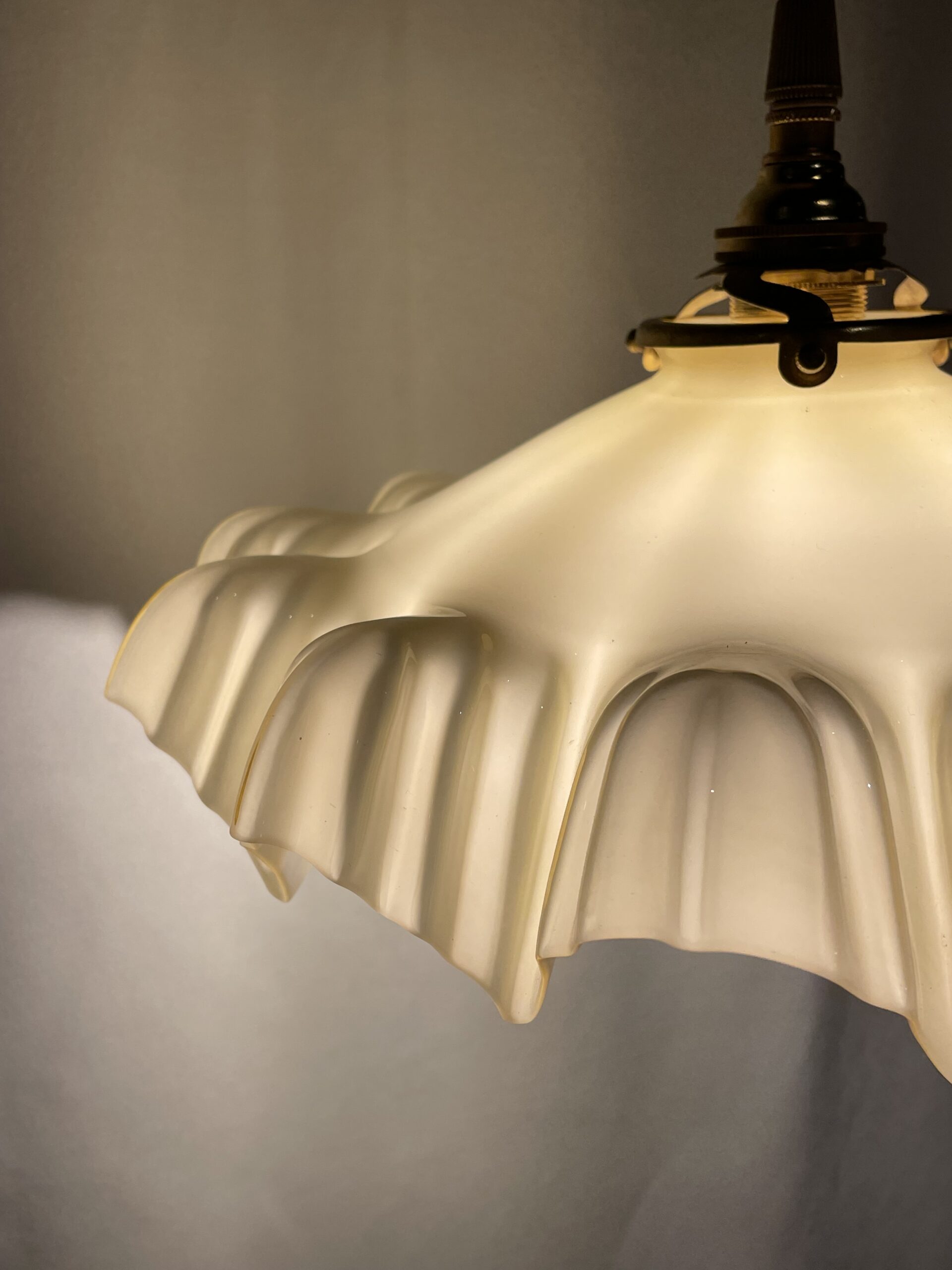 French yellow opaline glass shade lamp 1灯 / フレンチ イエローオパーリン ガラスシェードランプ - 画像 (5)