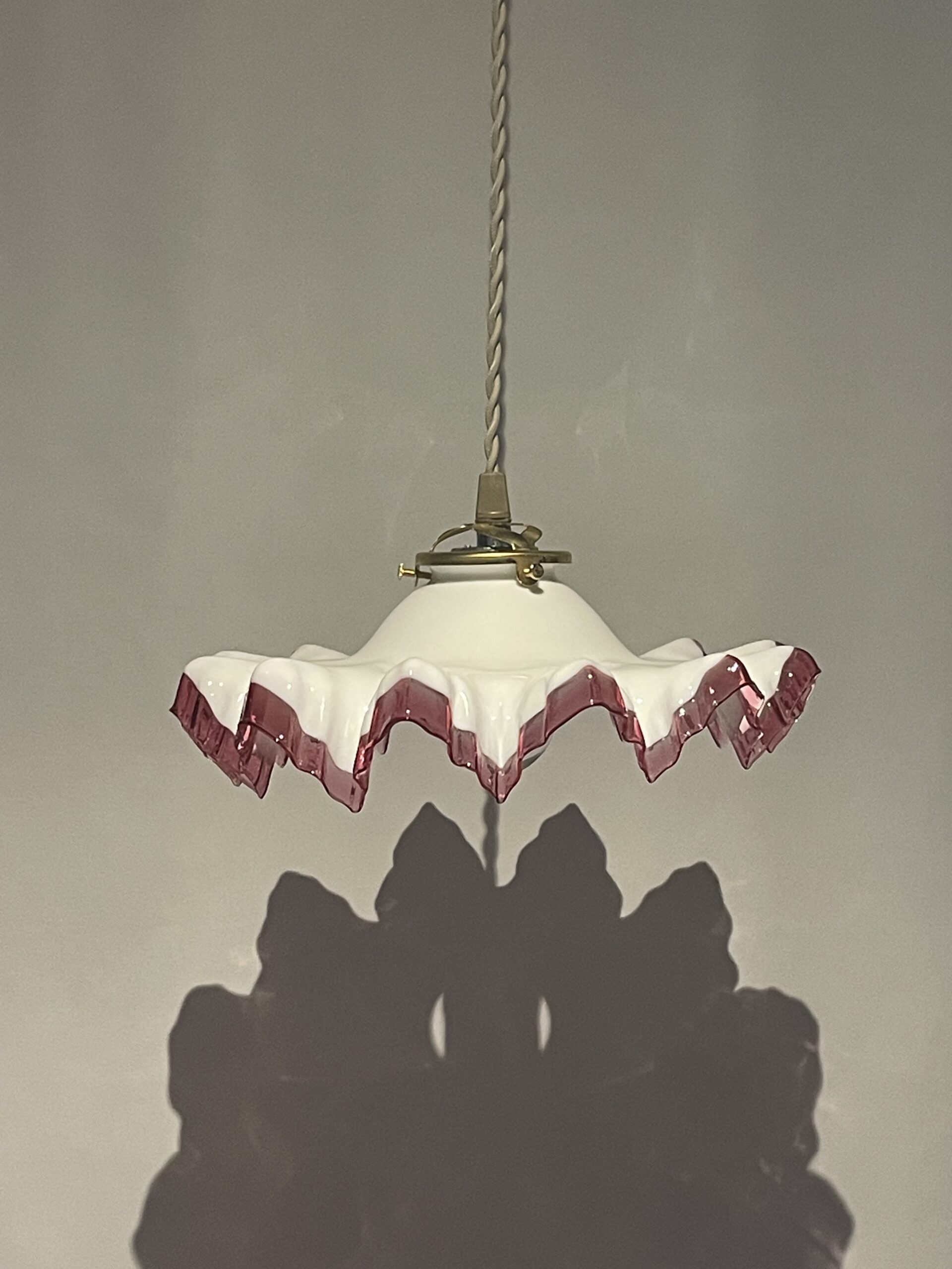 French purple × white opaline glass shade lamp 1灯 / フレンチ パープル×ホワイト オパーリン ガラスシェードランプ 1灯 - 画像 (2)