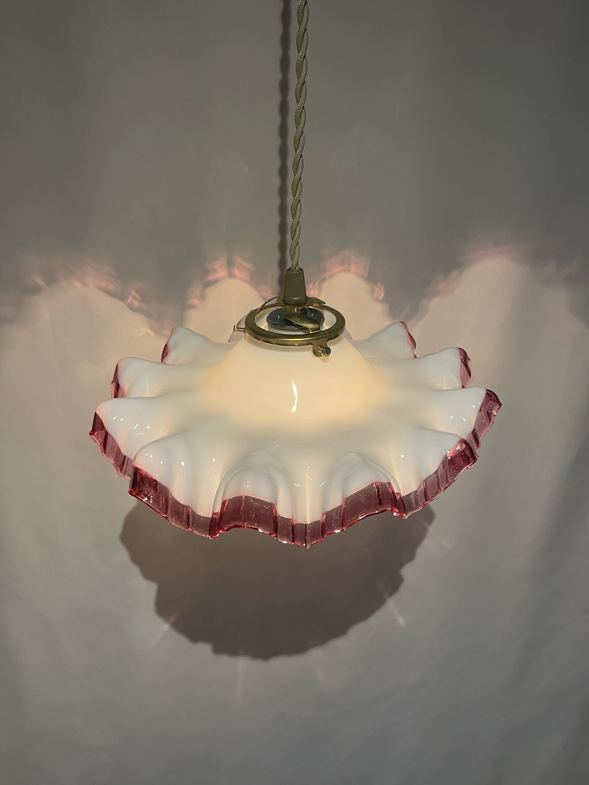 French purple × white opaline glass shade lamp 1灯 / フレンチ パープル×ホワイト オパーリン ガラスシェードランプ 1灯 - 画像 (5)