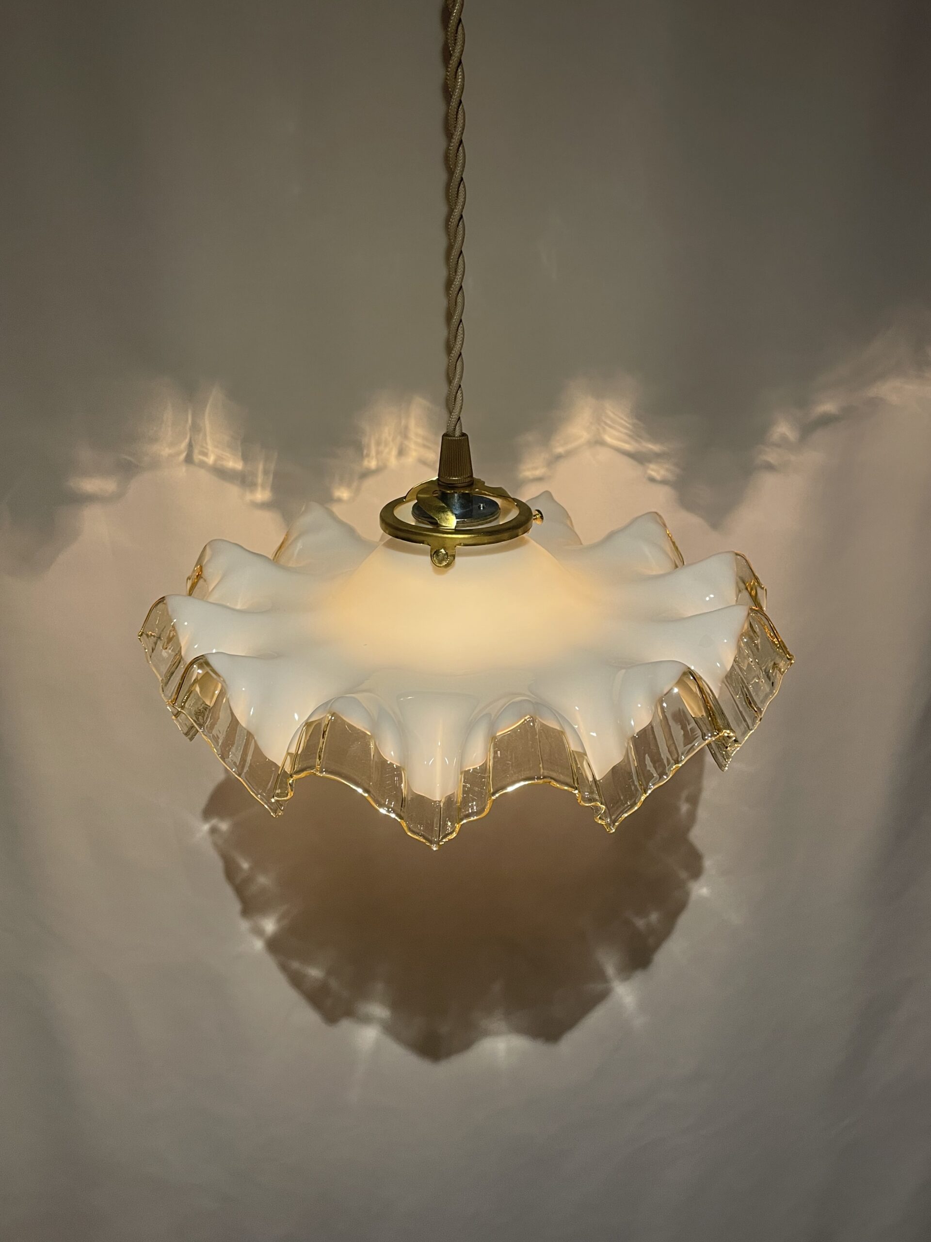 French yellow × white opaline glass shade lamp 1灯 / フレンチ イエロー×ホワイト オパーリン ガラスシェードランプ 1灯 - 画像 (4)